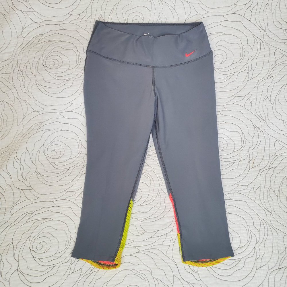 [S] Nike Dry Fit Crop Leggings - Picture 2 of 8